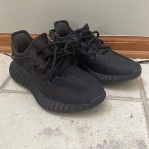 Adidas yeezy 350 v2 size 4